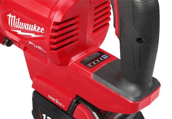 Milwaukee Clé à Choc Sans Fil 4933471756 M18 ONEFHIWF1D-121C Clé à Chocs 1" à Clé Unique Clé à Chocs Fuel Accu à Manche En D + Arbre Prolongé 18V 12Ah Li-Ion 2 Milwaukee Clé à Choc Sans Fil 4933471756 M18 ONEFHIWF1D-121C Clé à Chocs 1" à Clé Unique Clé à Chocs Fuel Accu à Manche En D + Arbre Prolongé 18V 12Ah Li-Ion – Image 2