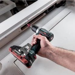 BS 18 L BL Perceuse Sans Fil 18V 2.0 AH Li-ion En MetaBox 145 602326500 -Perceuses sans fil Soldes bs 18 l bl perceuse sans fil 18v 2 0 ah li ion en metabox 145 602326500 2