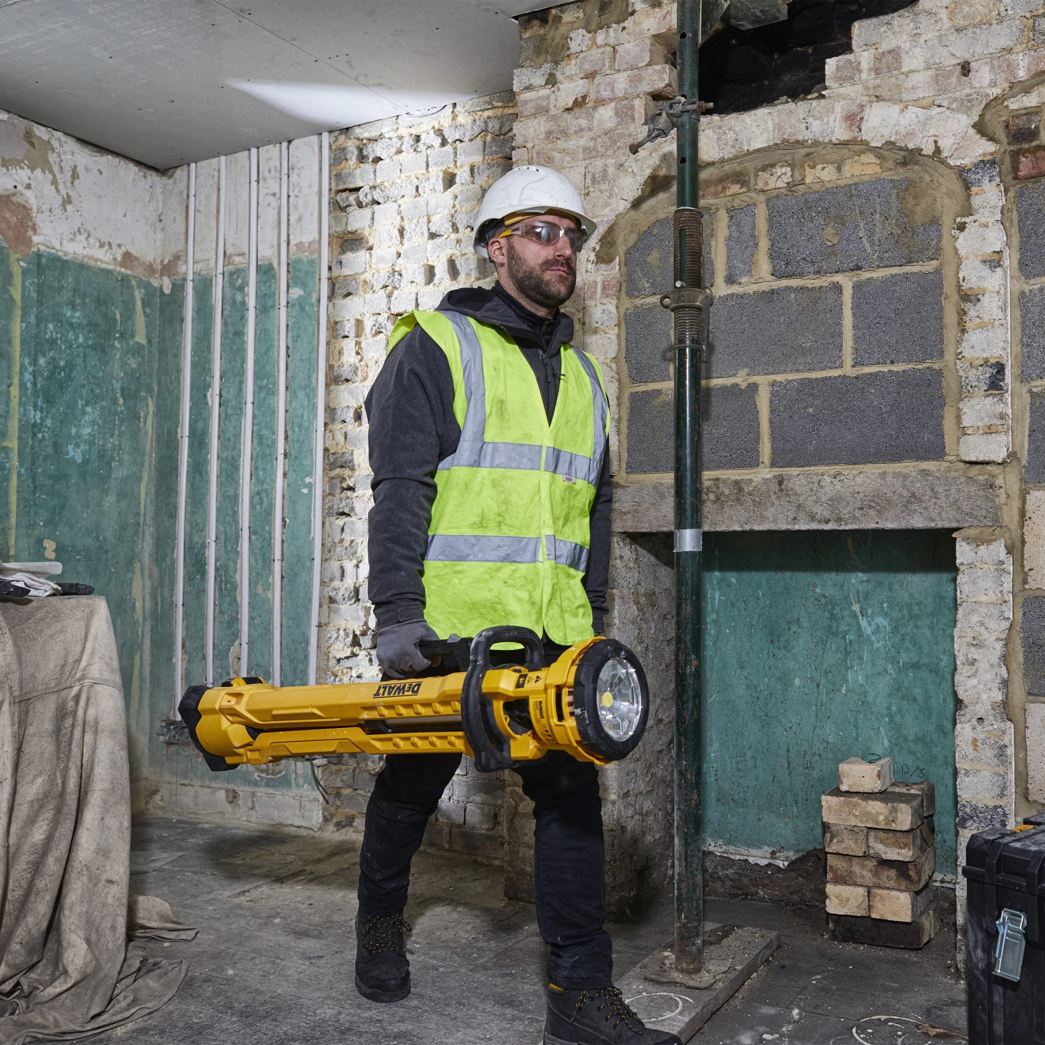 DeWalt Lampe De Chantier Sans Fil DCL079-XJ Lampe LED Trépied XR 18V Sans Batterie Ni Chargeur 2 DeWalt Lampe De Chantier Sans Fil DCL079-XJ Lampe LED Trépied XR 18V Sans Batterie Ni Chargeur – Image 2