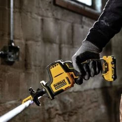 DeWalt Scie Sans Fil DCS312NT-XJ Scie à Guichet XR 12 Volt Sans Batteries Ni Chargeur 6 DeWalt Scie Sans Fil DCS312NT-XJ Scie à Guichet XR 12 Volt Sans Batteries Ni Chargeur -Perceuses sans fil Soldes dcs312nt xj scie a guichet xr 12 volt sans batteries ni chargeur 2