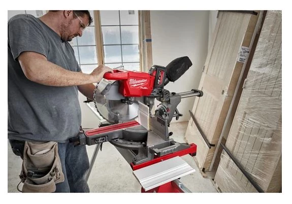 Milwaukee Scie Sans Fil M18 FUEL™ Scie à Onglet Radiale ⌀305 Mm ONE-KEY™ FMS305-0 3 Milwaukee Scie Sans Fil M18 FUEL™ Scie à Onglet Radiale ⌀305 Mm ONE-KEY™ FMS305-0 – Image 3