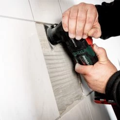 Outils Multifonction MT 18 LTX BL QSL Accu-Multitool 18V 2.0Ah LiHD Dans MetaBOX 613088500 -Perceuses sans fil Soldes mt 18 ltx bl qsl accu multitool 18v 2 0ah lihd dans metabox 613088500 2