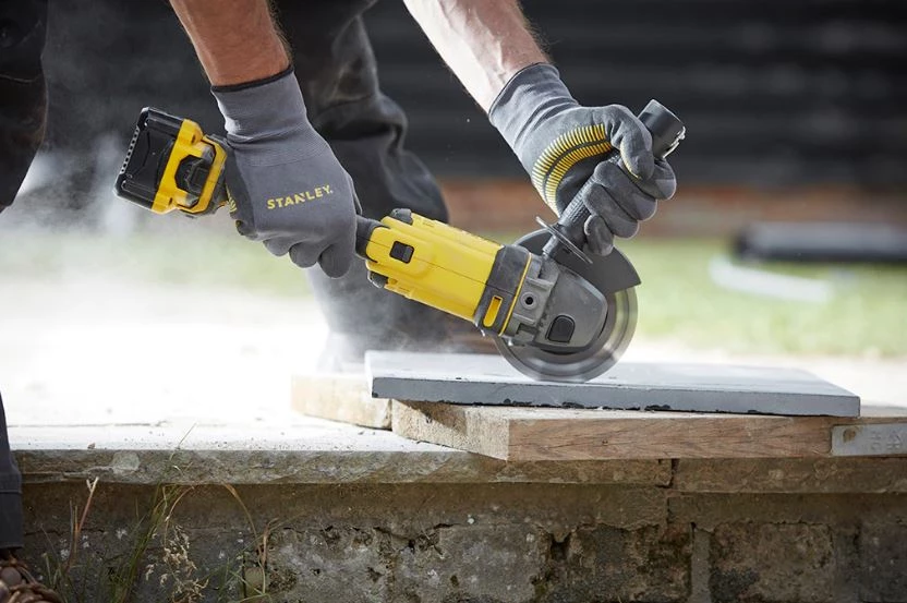 Stanley Meuleuse Sans Fil SFMCG400B Meuleuse D'angle FATMAX® V20 125mm 18 Volt, Sans Piles Ni Chargeur 4 Stanley Meuleuse Sans Fil SFMCG400B Meuleuse D'angle FATMAX® V20 125mm 18 Volt, Sans Piles Ni Chargeur – Image 4