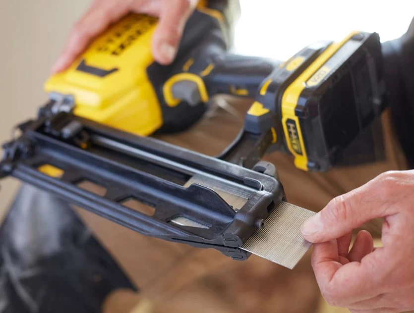 Stanley Cloueur Sans Fil SFMCN616B FATMAX® V20 Accu Finisher - 18V 16 Ga - 25-64 Mm Excluant Batterie Et Chargeur 5 Stanley Cloueur Sans Fil SFMCN616B FATMAX® V20 Accu Finisher - 18V 16 Ga - 25-64 Mm Excluant Batterie Et Chargeur – Image 5