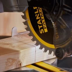 Stanley Scie Sans Fil SFMCS701M1 Scie à Onglet Et à Coupe Transversale FATMAX® V20 190mm 18 Volt 4.0 Ah Li-ion -Perceuses sans fil Soldes sfmcs701m1 scie a onglet et a coupe transversale fatmaxr v20 190mm 18 volt 4 0 ah li ion 4