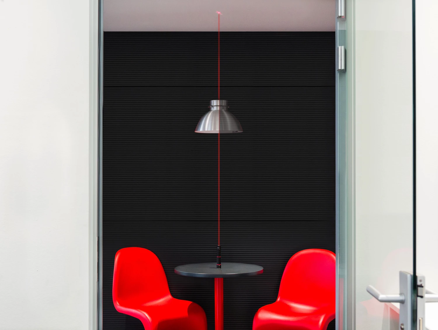 Wiha Lampe De Chantier Sans Fil Torche Avec LED, Laser Et Lumière UV Sous Blister Avec 3x Piles AAA (41286) 3 Wiha Lampe De Chantier Sans Fil Torche Avec LED, Laser Et Lumière UV Sous Blister Avec 3x Piles AAA (41286) – Image 3